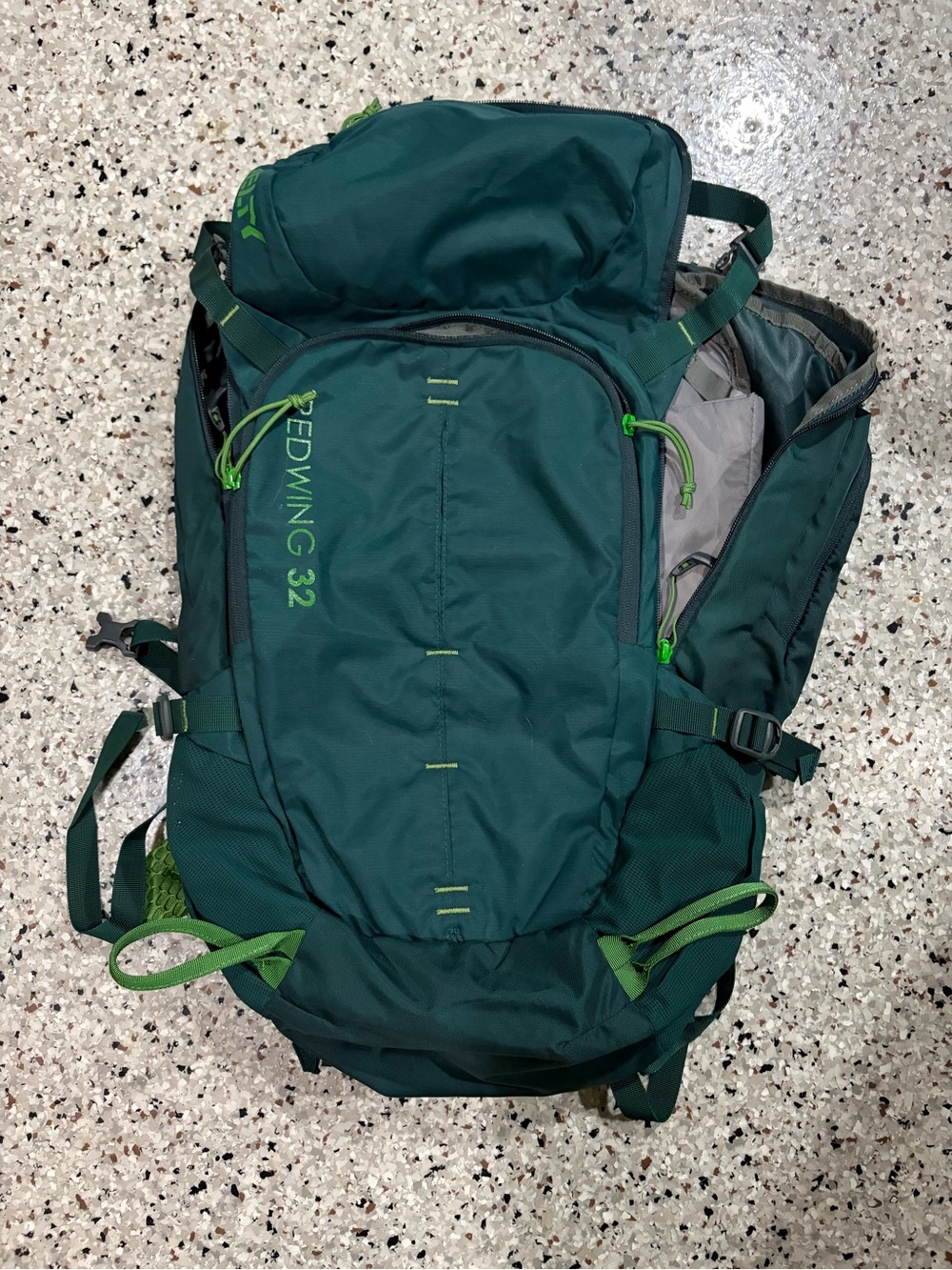 Kelty Redwing 32 Dark Green Hiking Backpack